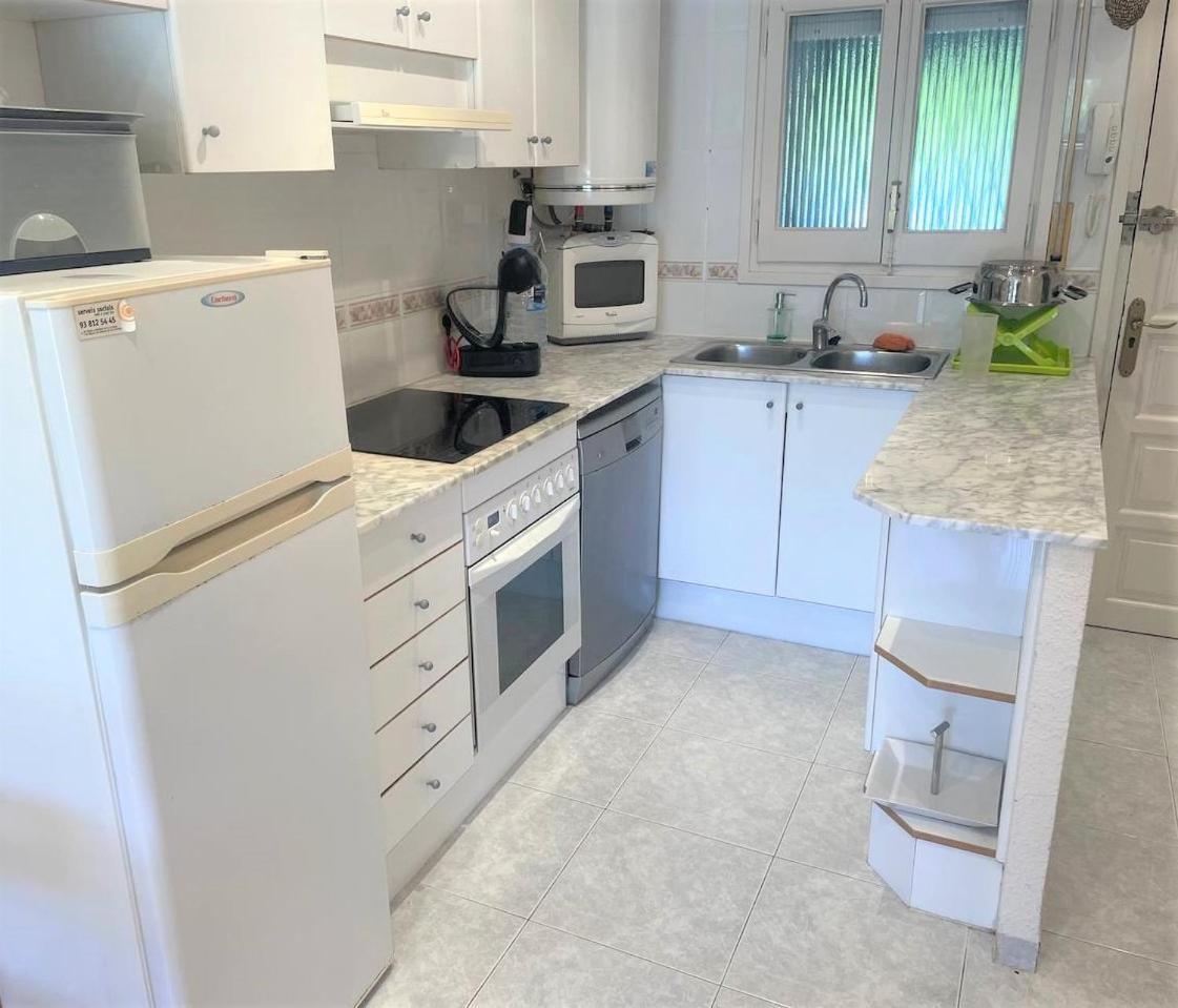 Apartamento En Platja Sant Pol S'Agaro Con Pisicina Y Jardin 桑特费柳德吉克索尔斯 外观 照片